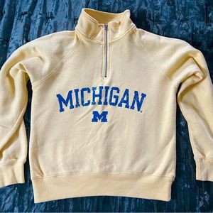 Cute U of M Michigan Pullover Sweatshirt 💛💙
